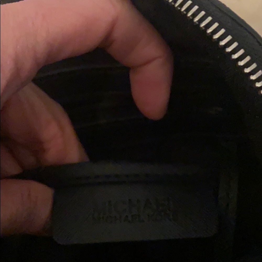 Michael Kors purse - Picture 6 of 9